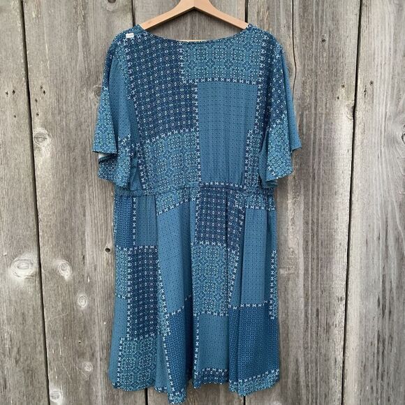 TORRID Dress 2XL Blue Mini Challis Elastic Waist V-Neck Pockets Boho - Picture 3 of 13